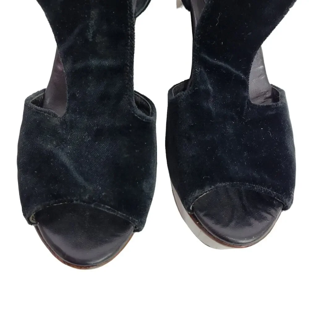 Bettye Muller Heel Wedge Black Velvet Platform Wood T Strap Peep Toe Chunky 9.5